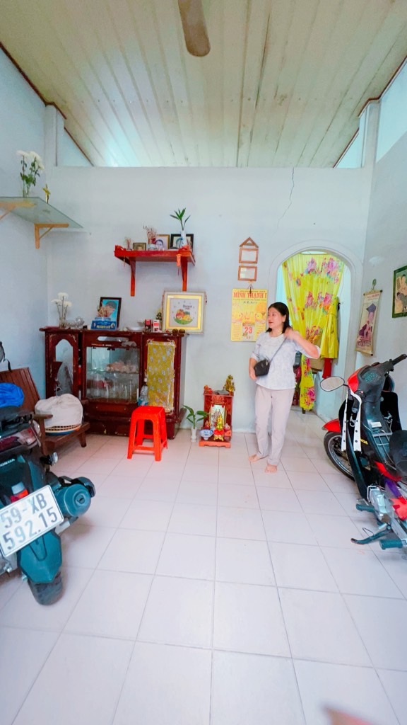 2hju-C04395C7-mh2v4hvq_28_10